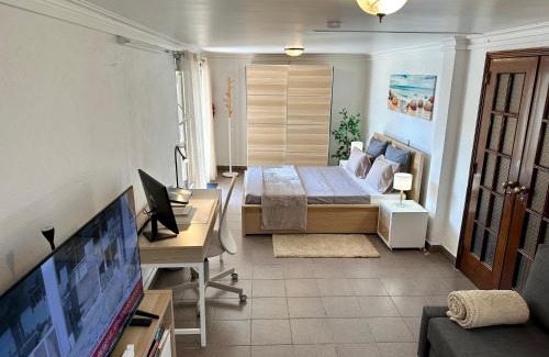 Cascais Apartment | Cascais Quaint Cottage