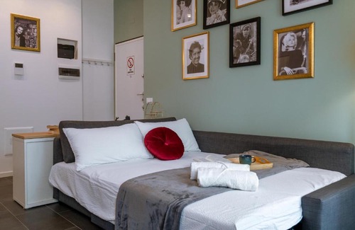 Cernusco sul Naviglio Apartment | Case Ospitali - Casa Cinema, bilocale a 100 mt dalla metro per 5 - NO LIFT