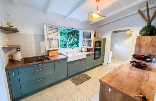 Petit-Bourg Villa | Case Thérèse