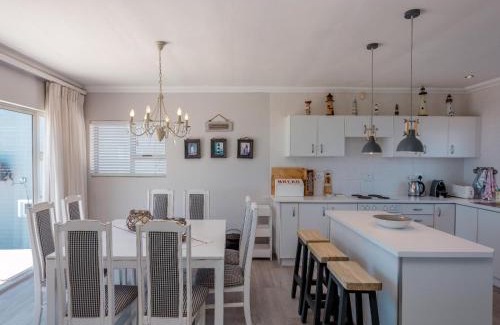 De Kelders House | Casey's Landing