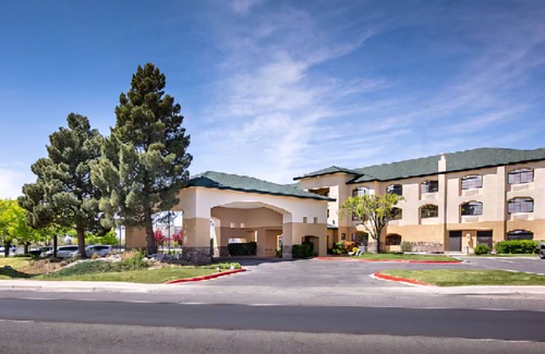 Roswell Hotel | CASH REWARDS INN & SUITES