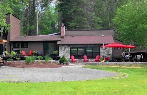 Tudor and Cashel House | Cashel Gem, Sandy Beach, Hot Tub