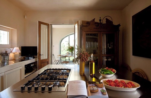 Parabita Villa | Casina Elia - Three Bedroom Villa, Sleeps 6