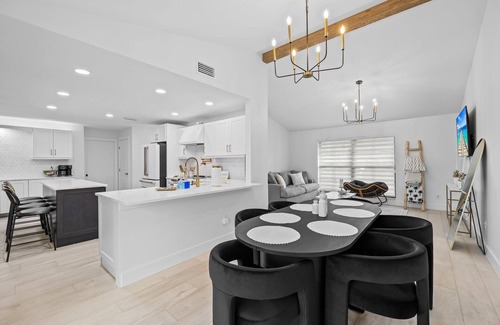 Delray Beach House | Casita Delray Oasis: 4BR with Pool, BBQ, Firepit, Pool Table