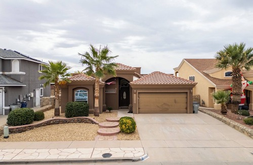 Biggs Field House | Casita Kingdom Keys with Pool and Hot Tub