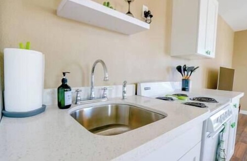 Surprise House | Casita on the Ranch with Pool and hot tub!