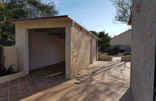 Tomino House | CASITA TUI TOMIÑO WITH GARDEN AND GARAGE
