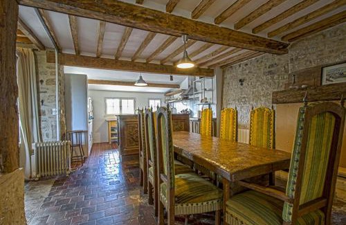 Formigny House | CASSANDRE'S HOUSE garden & parking