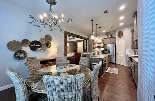 Jones Mills House | Castaway Cove - Lakefront Home