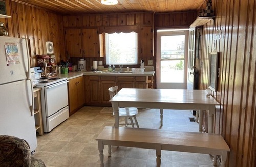 Atlantic Beach Cottage | “Castaways" Atlantic Beach Family Fun Cottage