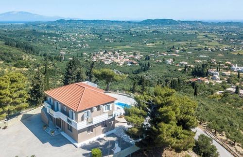Lagopodo Villa | Castelli - Four Bedroom Villa, Sleeps 8