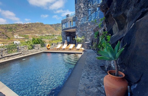 Tabua Apartment | Castelo do Mar - Superior XXL Suite C1 With Pool