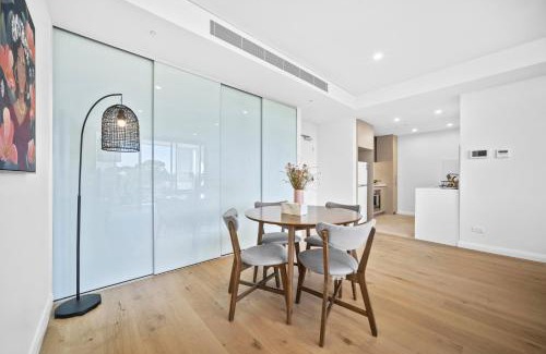 Castle Hill Apartment | Castle Hill Modern 2BR Apartment