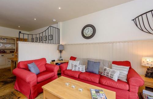 Sedlescombe House | Castlemans Stables East