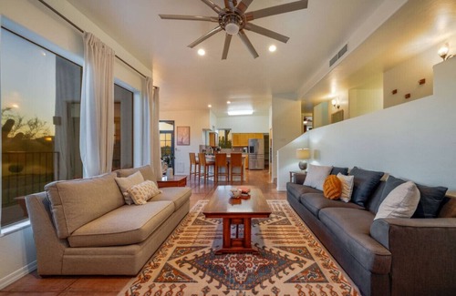 Catalina Foothills Estates House | Cat Foothills+Mountain Views/3 BR 2 BA/Garage