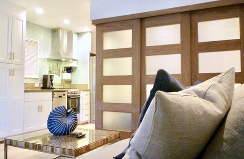 Lantern District Apartment | Catalina - Beautiful Remodel- AC, Smart TV, WiFi, W/D, BBQ-mins to Beach
