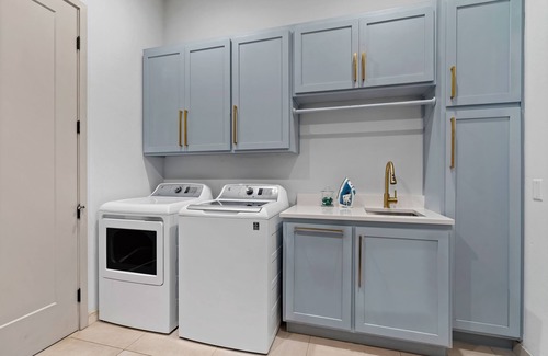 Coronado Foothills Estates House | Catalina Foothills Modern Home with Roof Top Deck, Heated Pool and Spa Sleeps 16