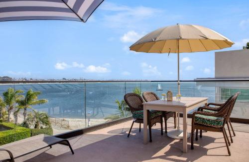 Crown Point House | Catamaran by AvantStay 50ft to Beach Views
