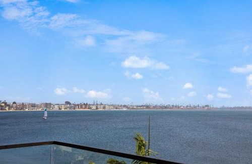 Crown Point House | Catamaran by AvantStay 50ft to Beach Views