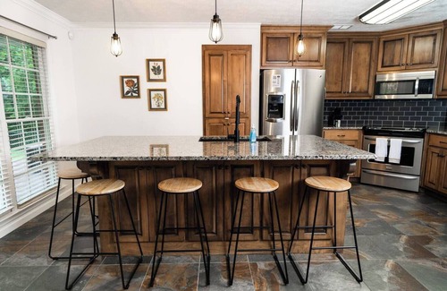 Fortson House | Cataula house: pool & games