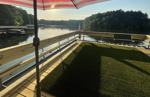 Martin House | Catch & Relax Lakehouse +deep water +hot tub +large double decker dock +sunsets