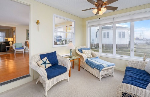 Chincoteague House | Catchin' N Relaxin' - Waterfront!