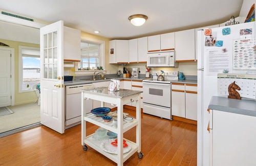 Chincoteague House | Catchin' N Relaxin' - Waterfront!