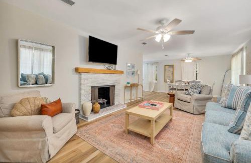 Saint Simons Heights House | Cater Cove - private pool 1 mile to beach quiet