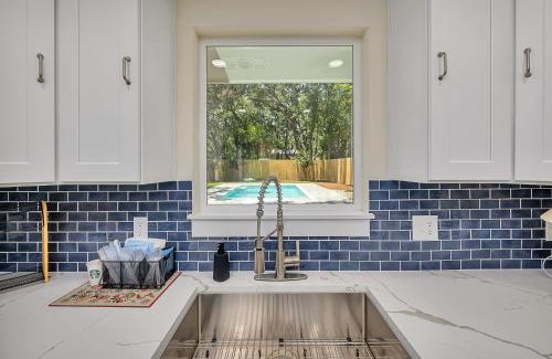 Saint Simons Heights House | Cater Cove - private pool 1 mile to beach quiet