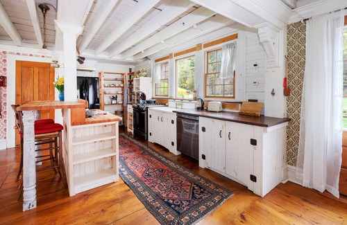Claryville House | Catskill dreamy pet friendly country house for a unique getaway experience.
