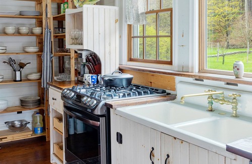 Claryville House | Catskill dreamy pet friendly country house for a unique getaway experience.