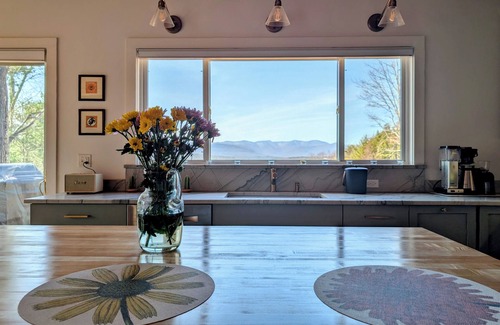 Town of Marbletown House | Catskill Mountain Getaway, close to Woodstock, Kingston & Belleayre Mountain.