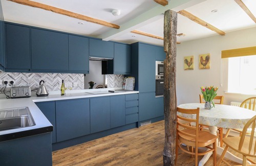 Cardigan Cottage | CATTLE TREE COTTAGE, pet friendly, with hot tub in Cardigan