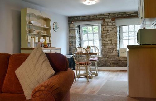 Leyburn House | Cauldron Falls