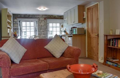 Leyburn House | Cauldron Falls