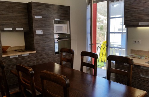 Cauterets Apartment | Cauterets, Les Arroques, 5 mins from the center and the Lys gondola. free WIFI
