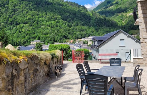 Cauterets Apartment | Cauterets, Les Arroques, 5 mins from the center and the Lys gondola. free WIFI