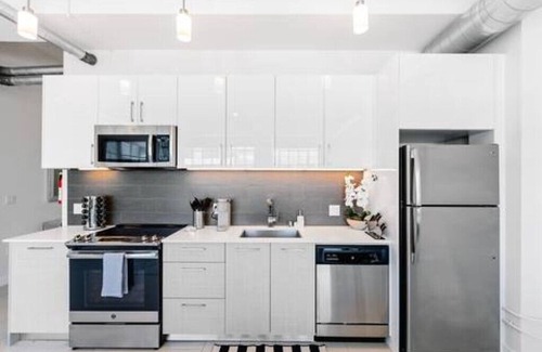 Downtown Los Angeles Apartment | Cave of Altamira in heart of DTLA with free parking- unit 509