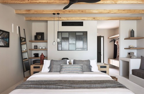 Milos Hotel | Cave Suites