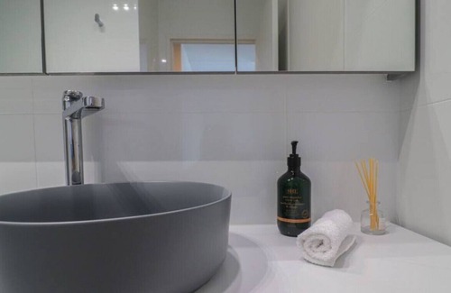 Caves Beach Apartment | Caves Beach Retreat - beach and local cafes