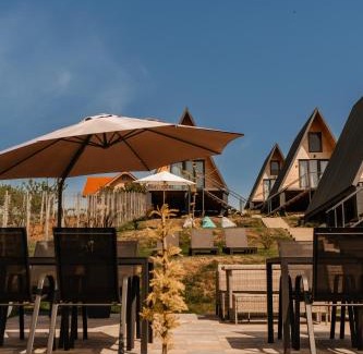 Sinmartin Ski Chalet | CAVO VILLAGE- Cabins Rental Băile 1 Mai