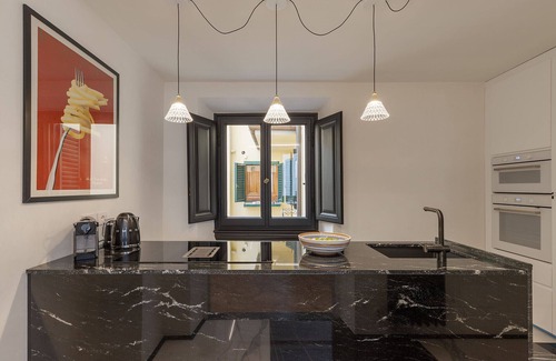 San Lorenzo Apartment | Cavour 83 Prestige House, 3 bedrooms and 2 bathrooms