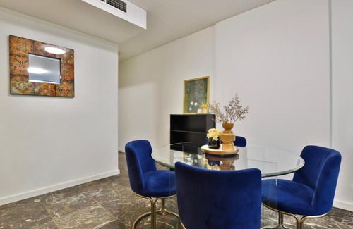 Darling Harbour Apartment | CBD Harbour Retreat - Lovely 2BR Home