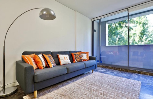 Darling Harbour Apartment | CBD Harbour Retreat - Lovely 2BR Home