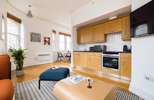 Chinatown Apartment | CCR4 - One Bedroom Apartment, Sleeps 2