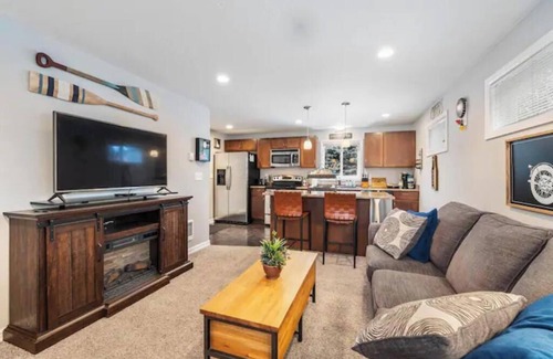 Coeur d'Alene Cottage | CDA Cottage - Downtown/Sanders Beach - Hot Tub - Fire Pit