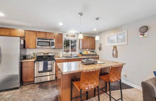 Coeur d'Alene Cottage | CDA Cottage - Downtown/Sanders Beach - Hot Tub - Fire Pit