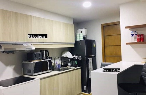Mabolo Condo | Cebu Spacious One Bedroom Luxury Apartment with Balcony & High-speed Internet