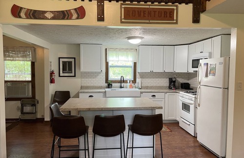 Put-in-Bay Cabin | Cedar Cabin, PIB Cabins