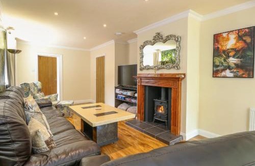 Norwich House | Cedar Cottage